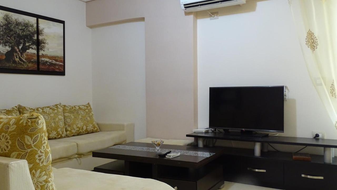 Cozy Central Apartment Ksamil Esterno foto