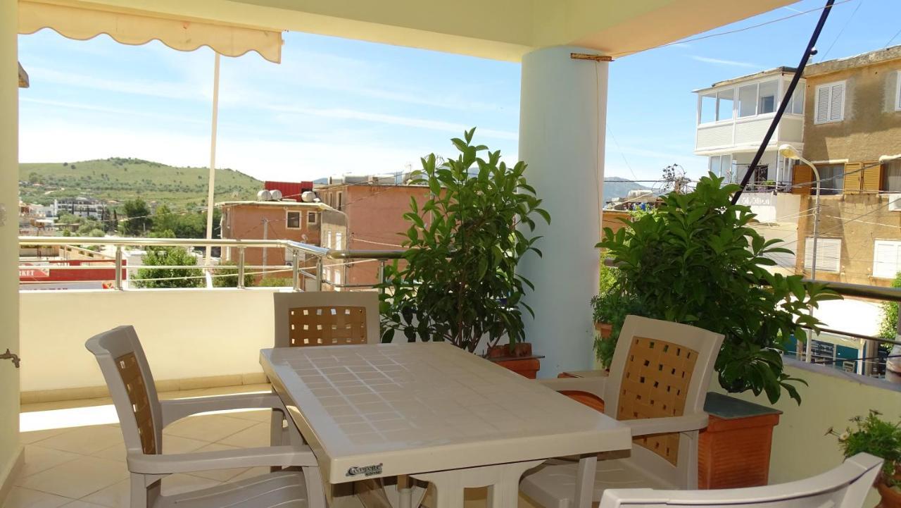 Cozy Central Apartment Ksamil Esterno foto