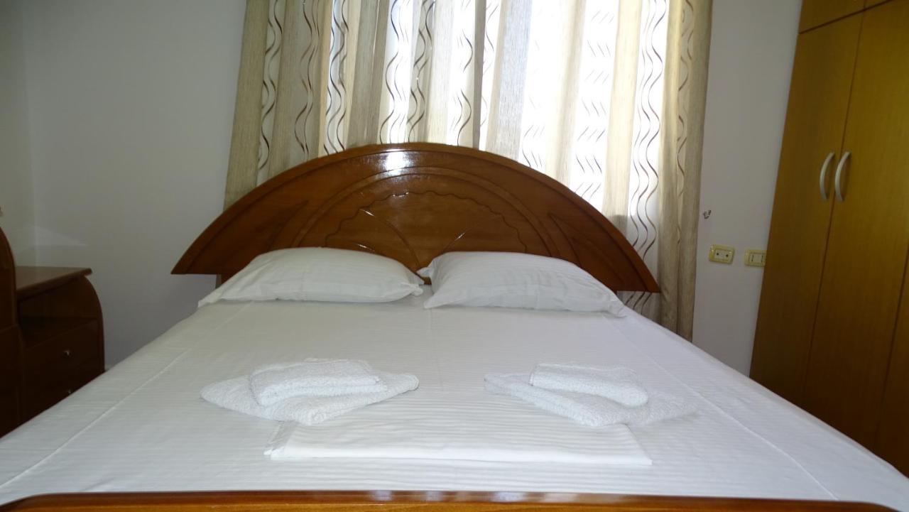 Cozy Central Apartment Ksamil Esterno foto